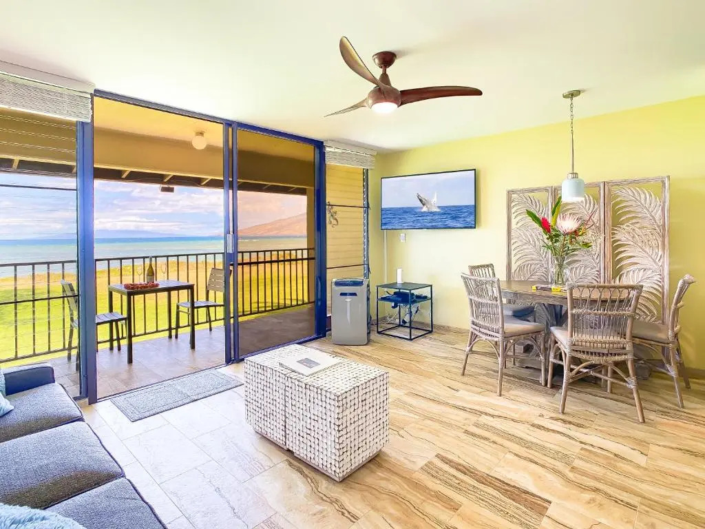 Waiohuli Beach Hale D227 - Aloha La'i - Oceanfront/1b1b/Wifi/AC/Cable/Pool/Extras