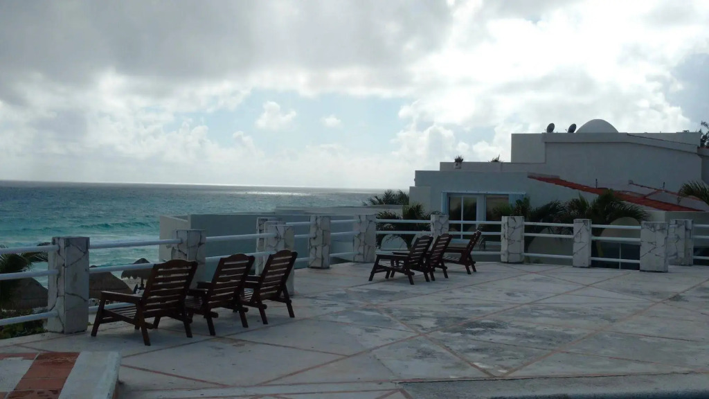 Solymar Beach Condos