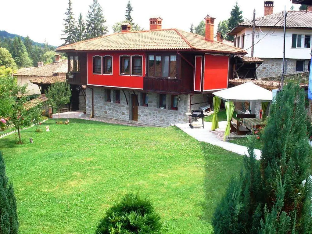 Traditsia Guest House