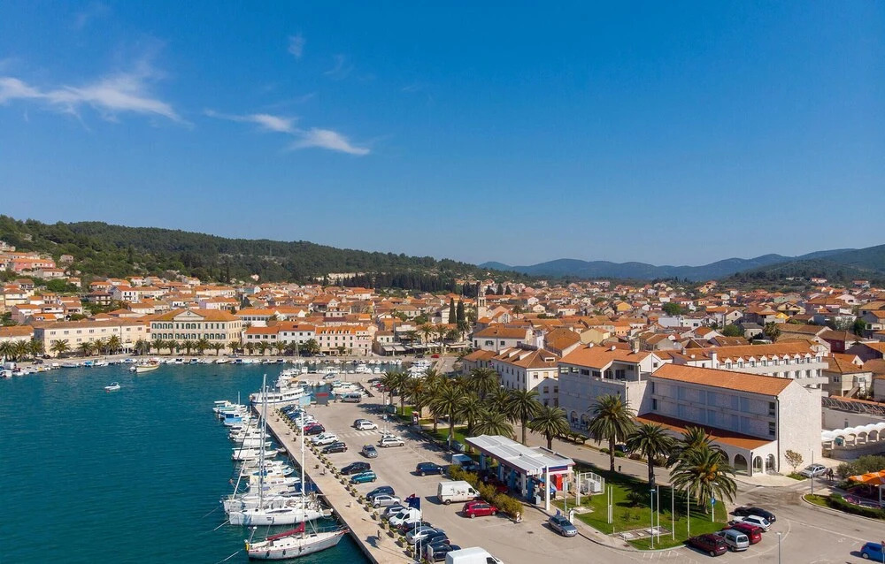 Four-Bedroom Holiday Home Vela Luka 03