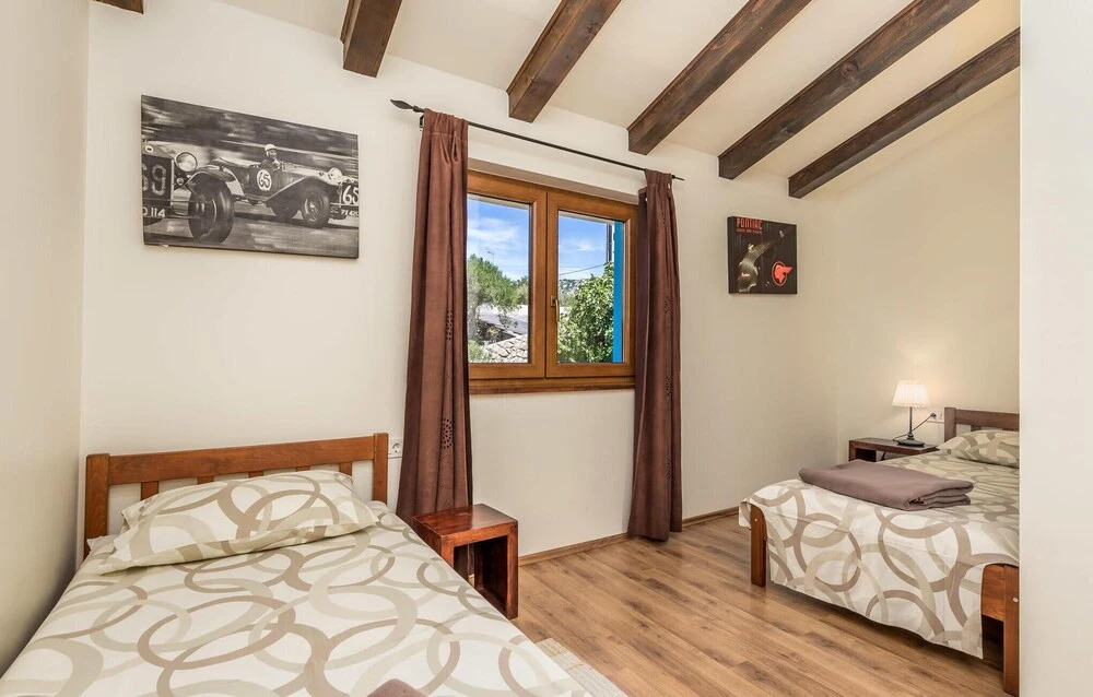 Beautiful Home in Palit With Wifi and 3 Bedrooms