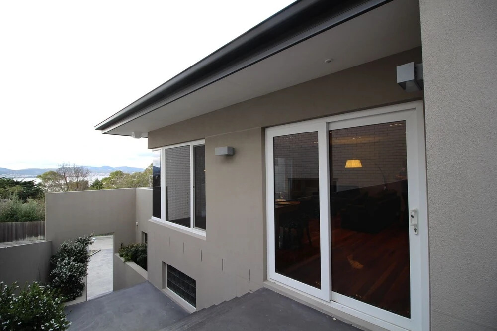 Sunny Sandy Bay Apartment