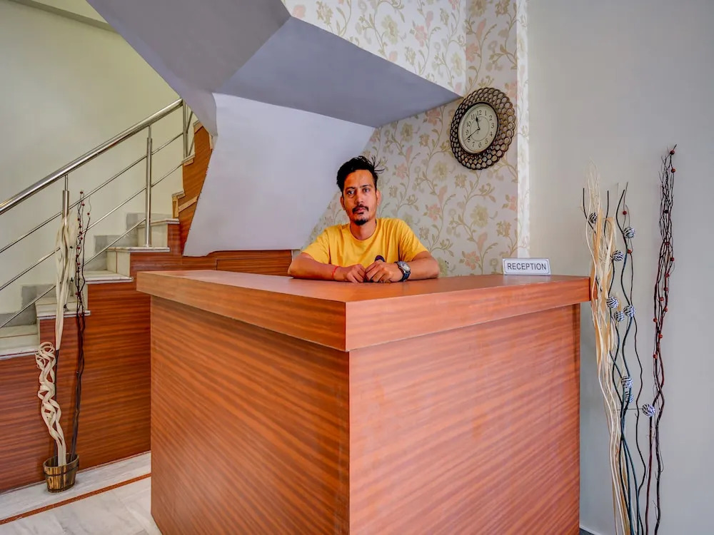 OYO Flagship 22942 Hotel Opal