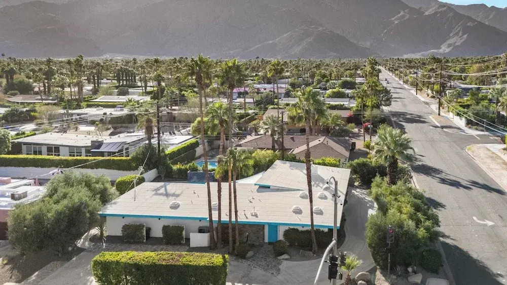 Vibrant Palm Springs Getaway w/ Pool, BBQ & Modern Design Taylor House by Avantstay