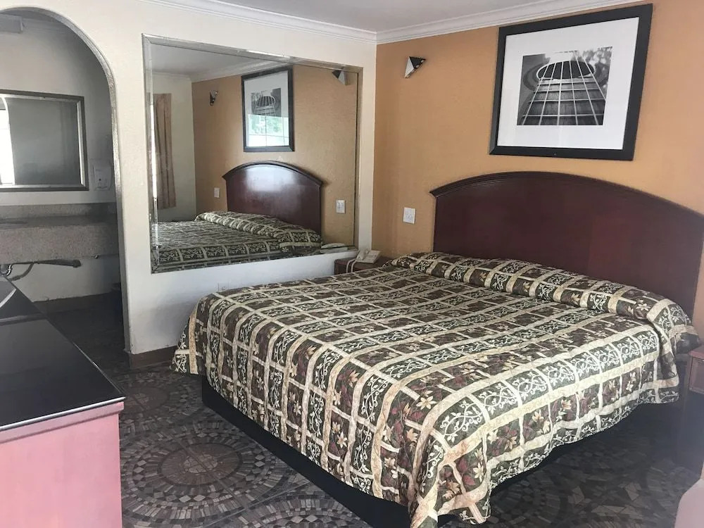 Regency Inn and Suites