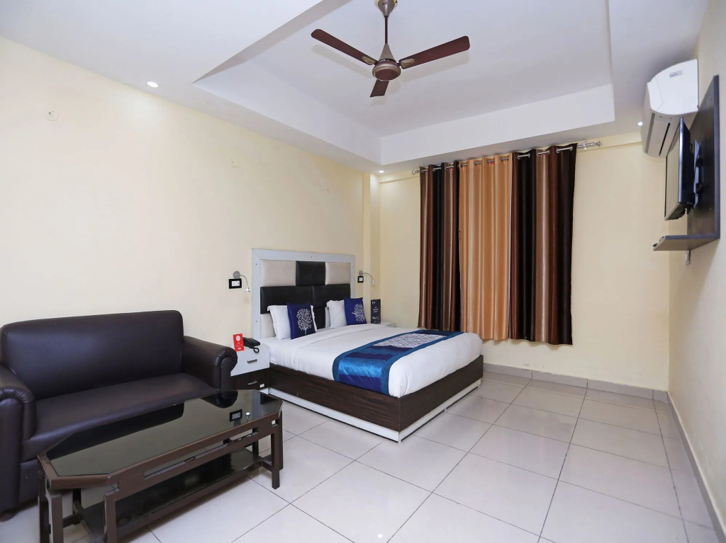 OYO 8232 Hotel KRB Paradise