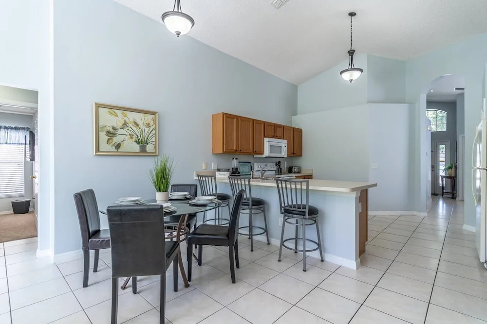 8638 Emerald Island