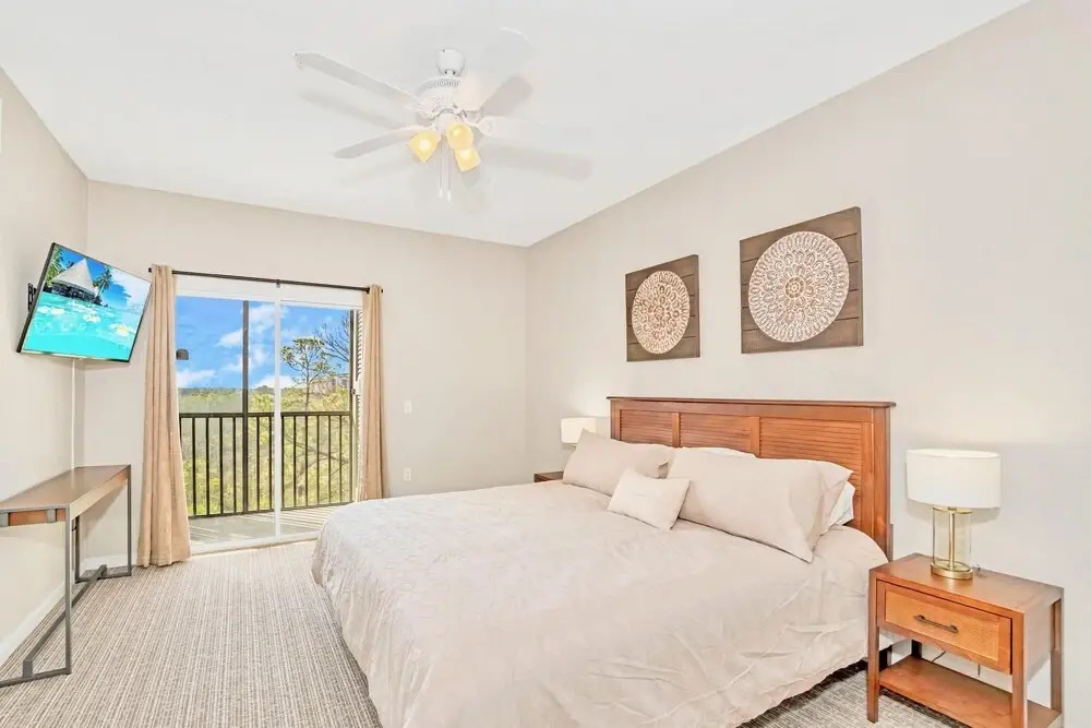 Stylish 3BR Suite with Swimming Pool - Near Disney