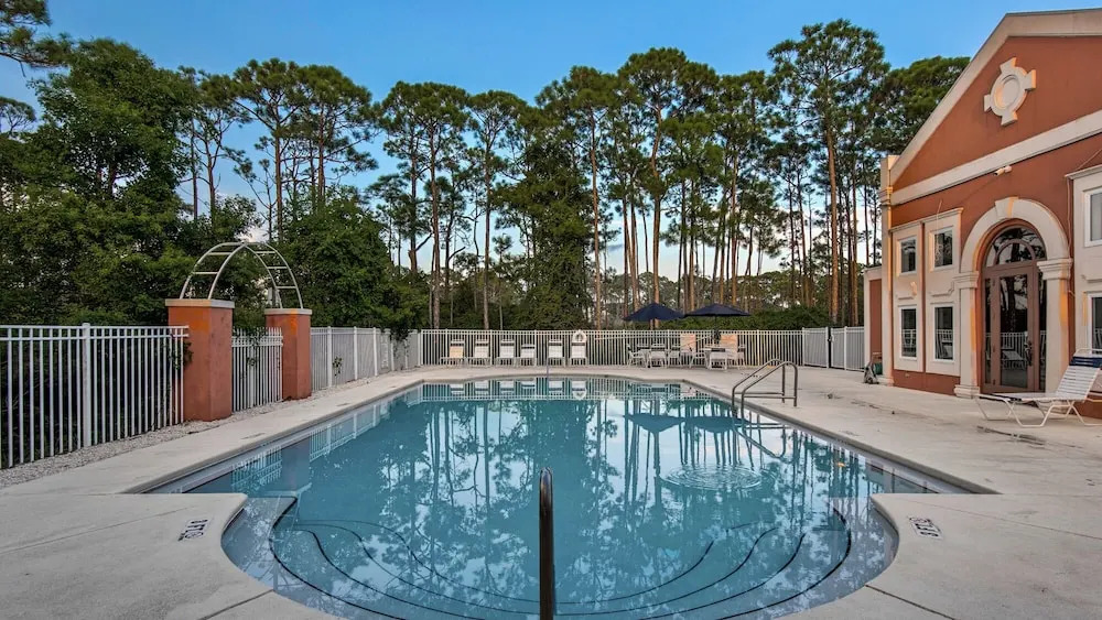 Spacious Home, Private Backyard, and Community Pool