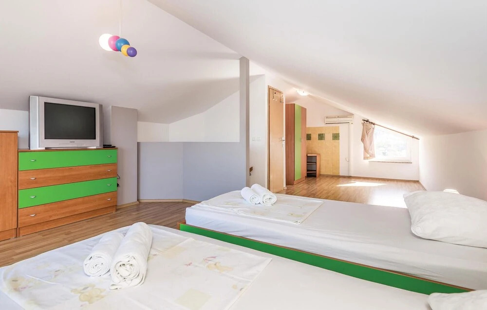 Beautiful Home in Supetarska Draga With Wifi and 3 Bedrooms