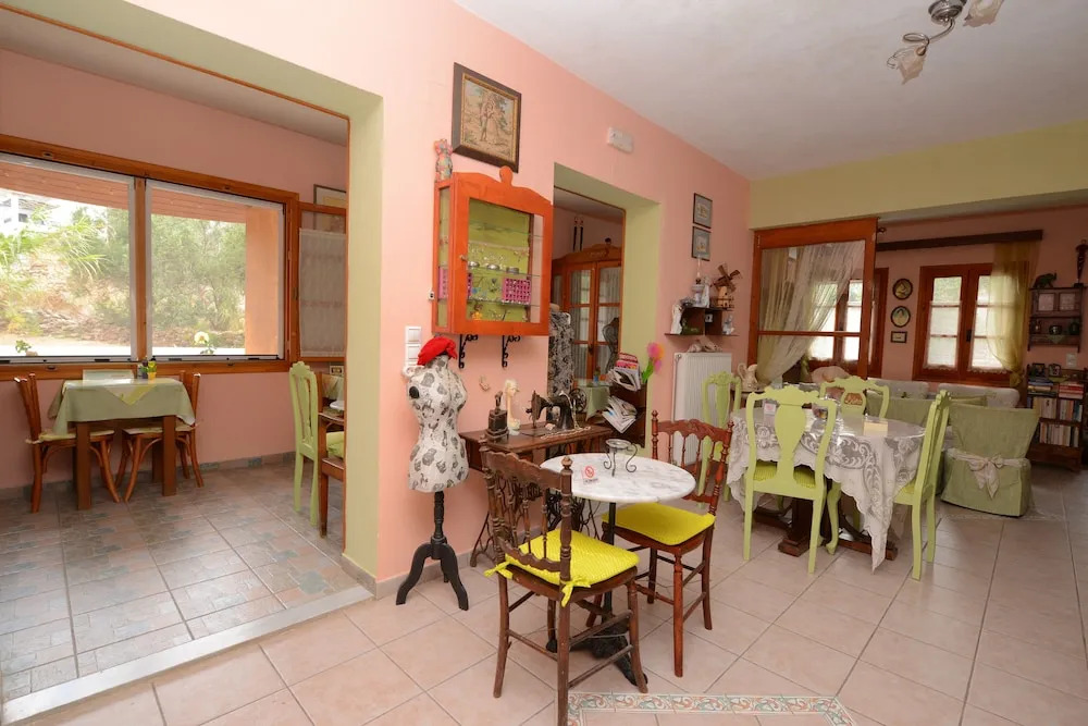 Doras Studios & Apartments