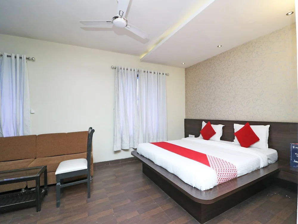 OYO 6903 Hotel Shelter