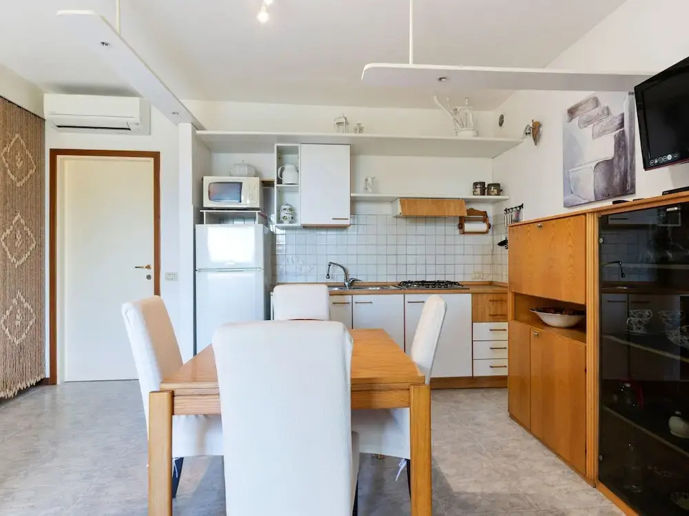 Apartment in Lazise With Lake View & Pool