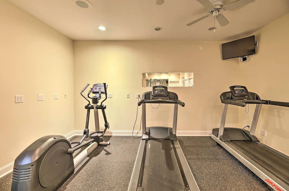 Ocean Club Condo: Spectacular View & Beach Access!