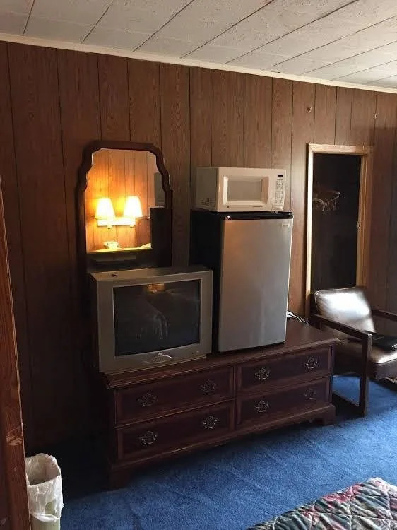 M and M Motel
