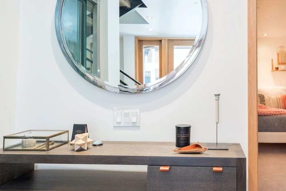 Luxury Townhome On Depot, 3 Mins Walk To Main St Gondola, Heated Garage, Private Roof Top Hot Tub, townhouse