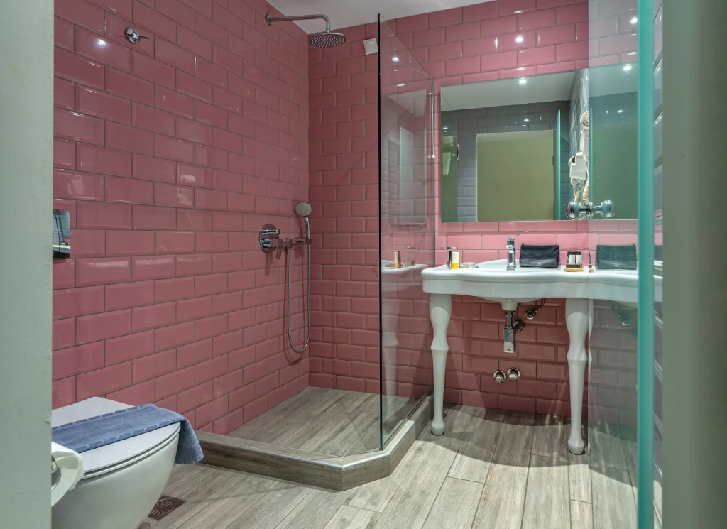 Maison 66, Riviera Hotels