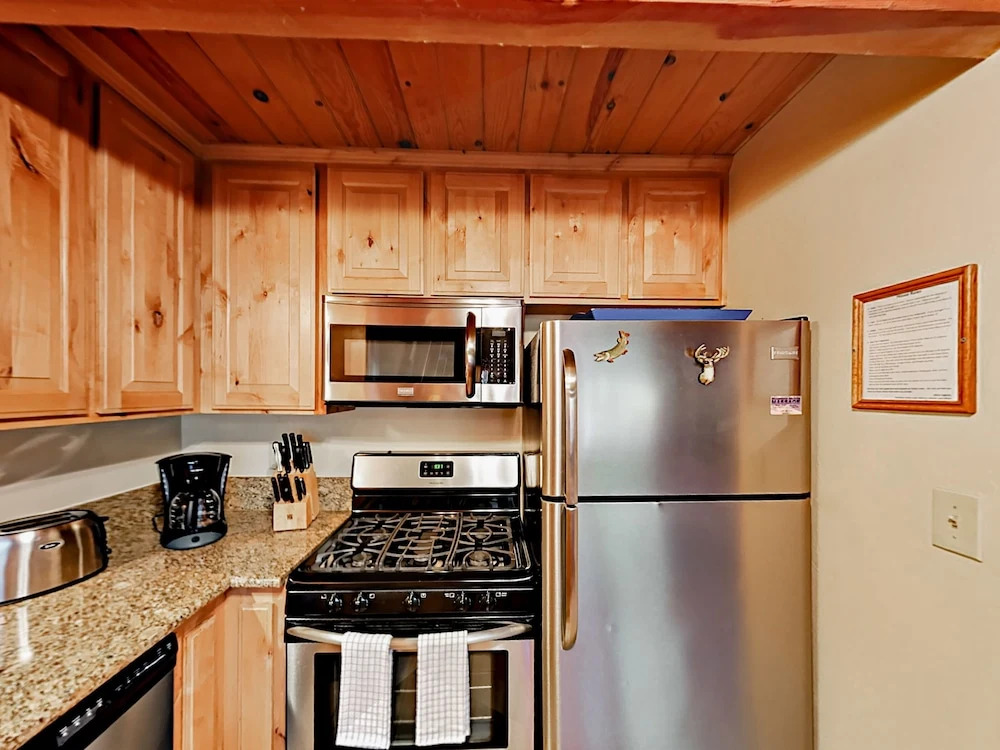39219 Peak Home 4 Bedrooms 2 Bathrooms Home