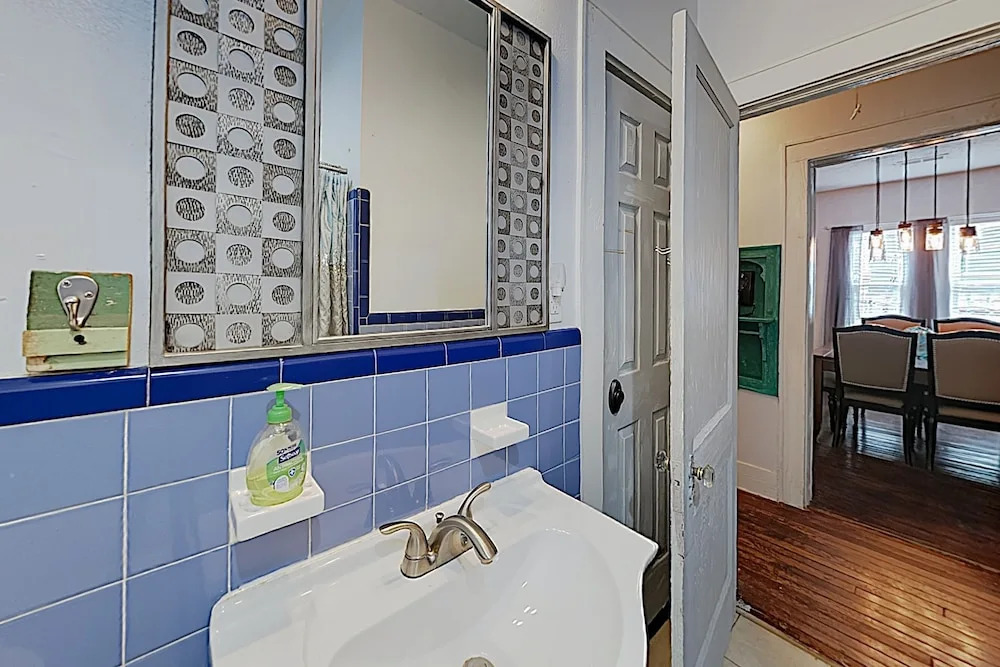 New Listing! Charming Getaway - 1 Block To Beach 3 Bedroom Home