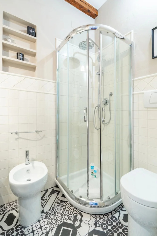 HouSmart San Mamolo 6