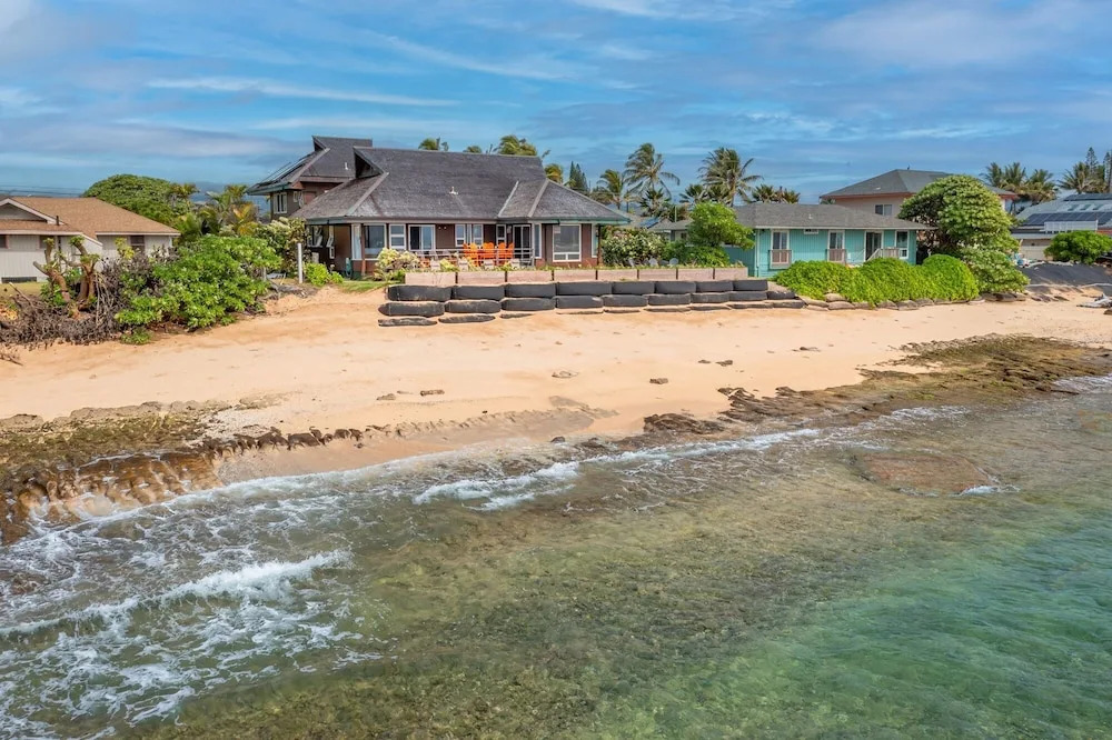 Niulani Lanikai - Kauai Beach House 4 Bedroom Home by RedAwning
