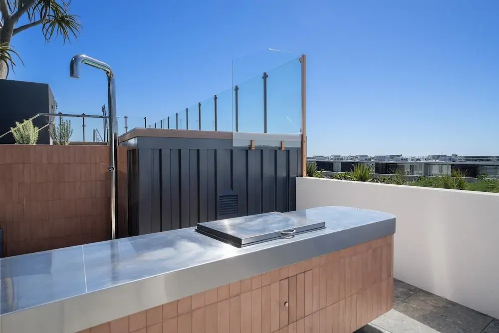 Charming 1-bed With Rooftop Access & Parking