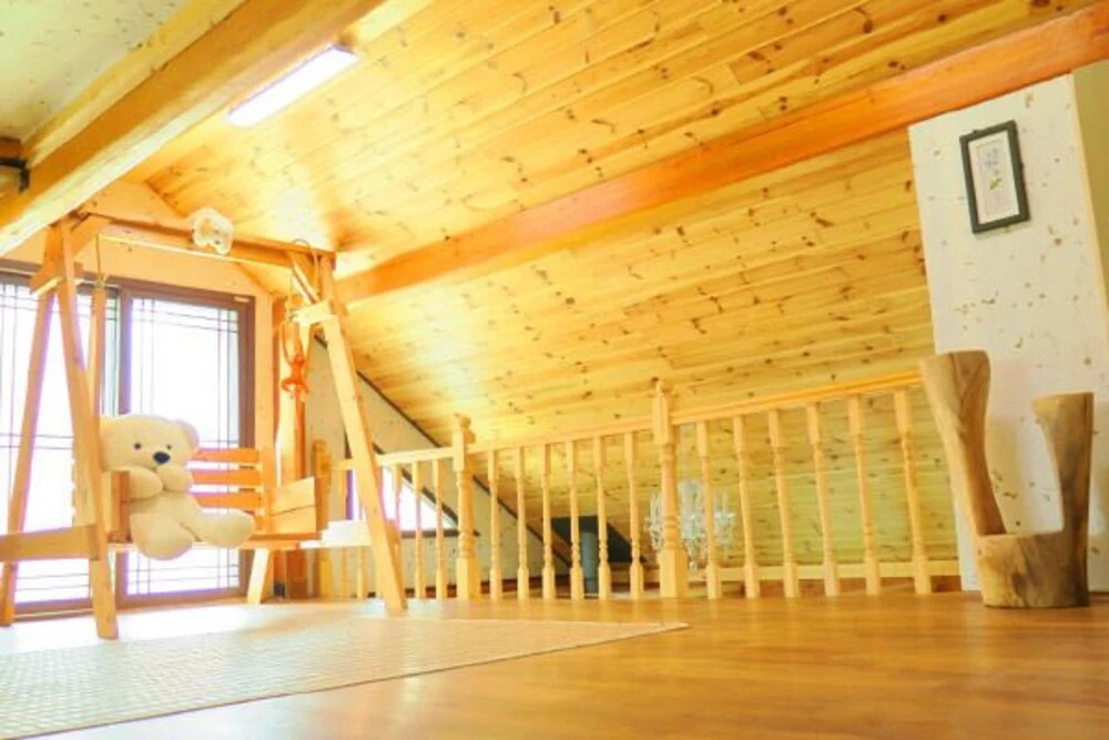 Danyang Geumsusan Log Pension