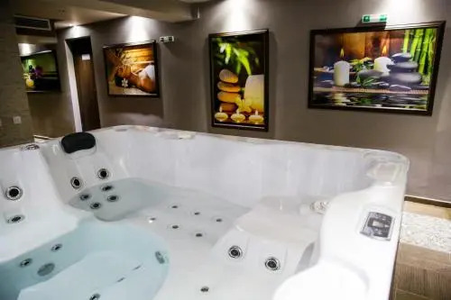Einstein House & Spa