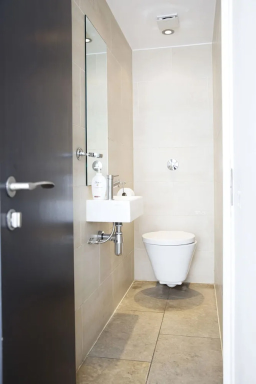 The Holborn Lights - Modern 3BDR Home with Rooftop Terrace & Garage