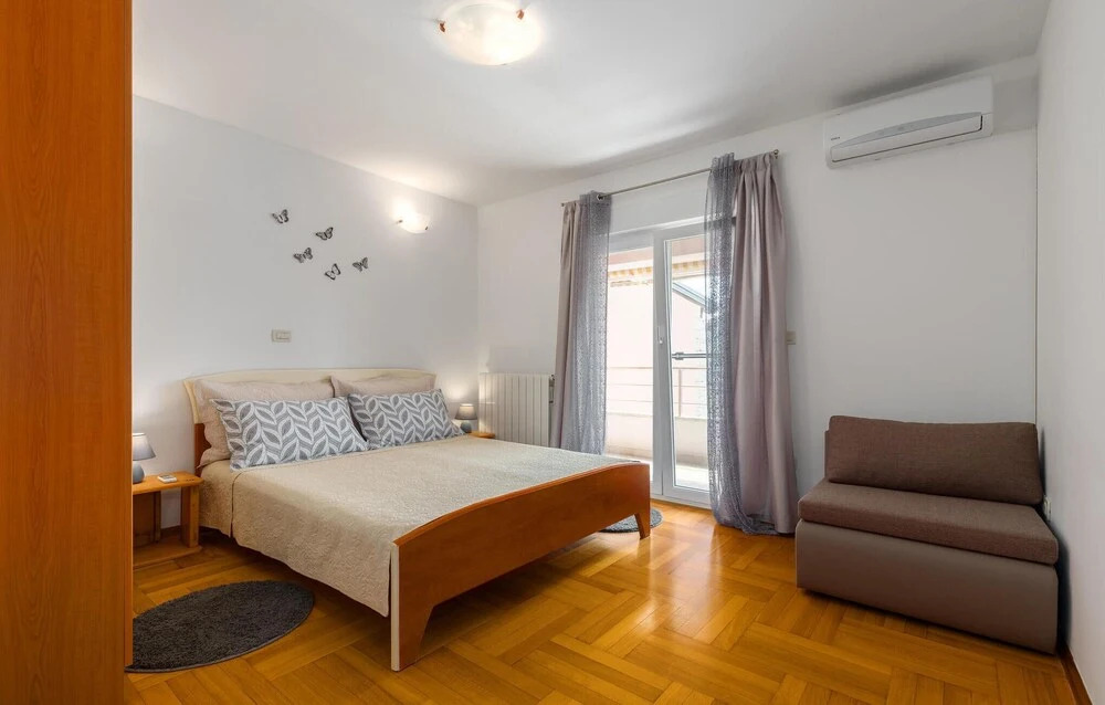 Nice Home in Porec With Wifi and 2 Bedrooms