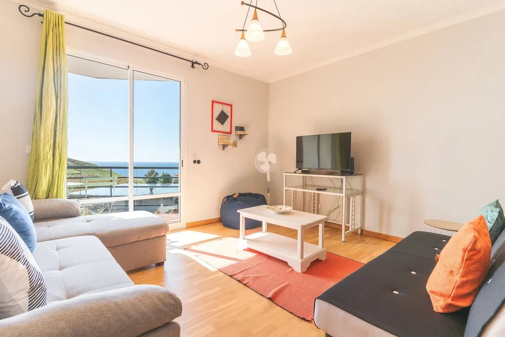 Sunrising Apartment by Atlantic Holiday
