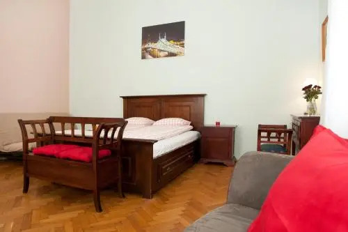 Liana-Luxury And Central Flat