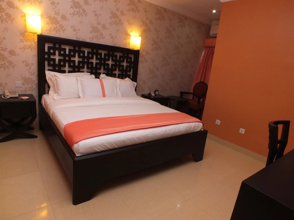 Отель Ellis Suites Limited
