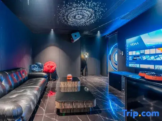 TML-4 bedroom 6 bathroom villa in Pattaya city (private KTV room + pool)