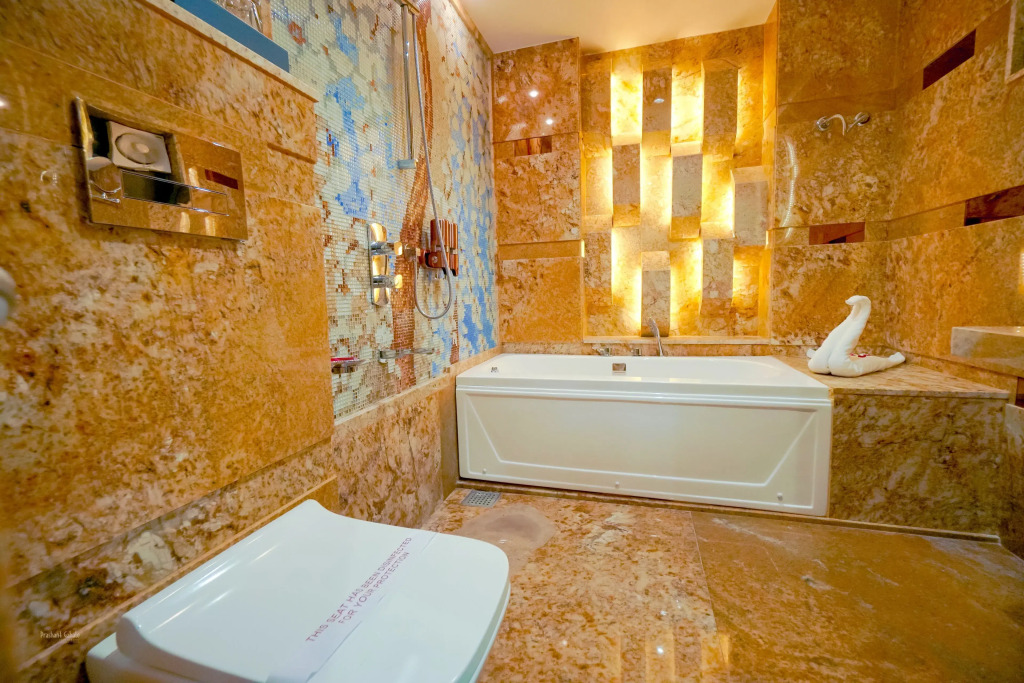 RG Exclusive Stay & Fine Dine, Akola