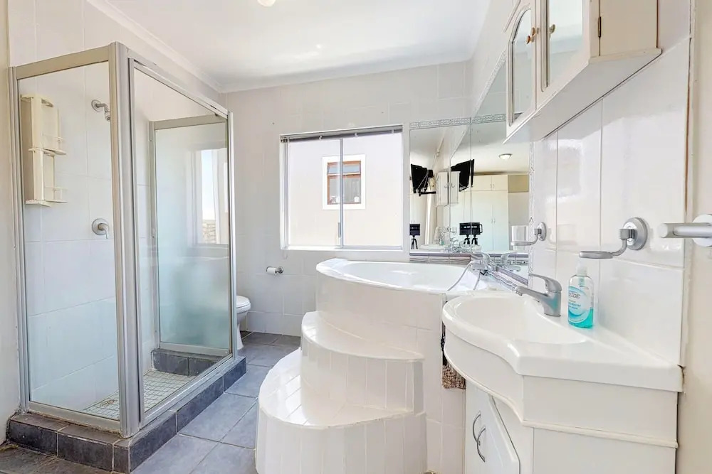 Waterfront Villa Retreat, Langebaan