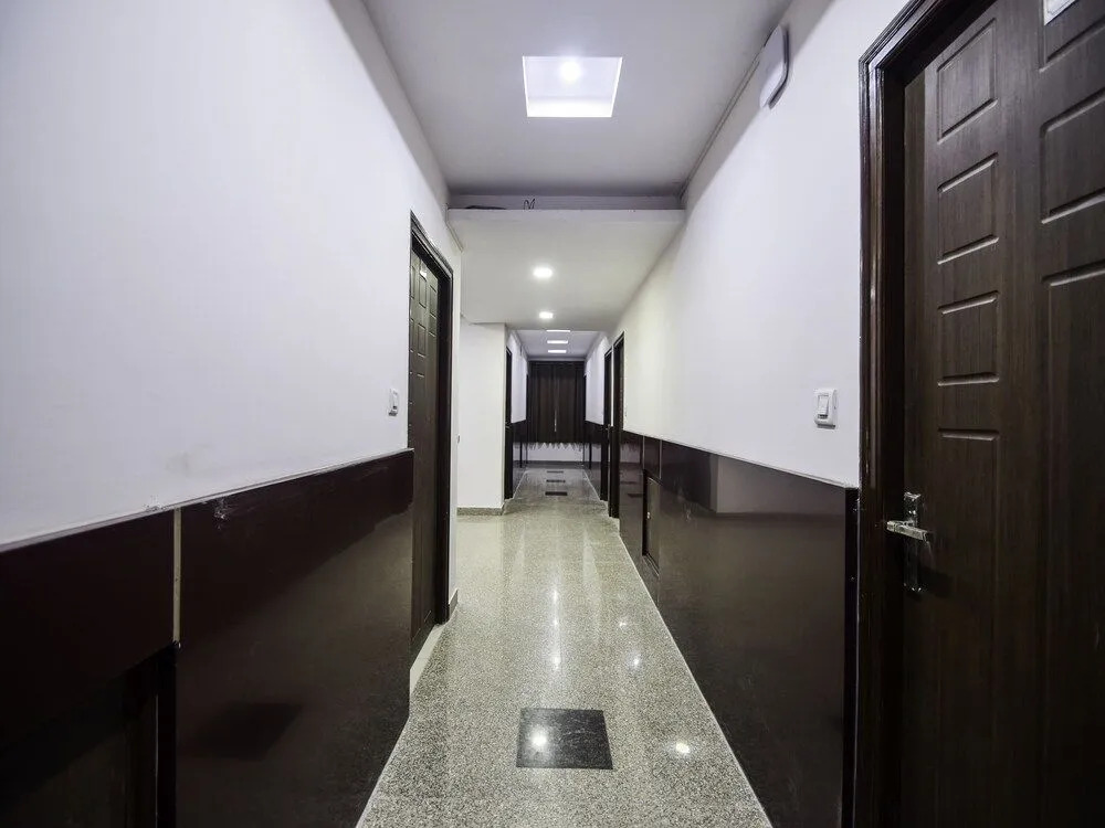 OYO 24041 SilverKey Corp Residency