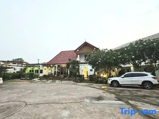 Khunnampheung Apartment