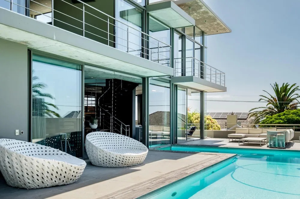 Exquisite Modern Camps Bay Villa Hove Villa