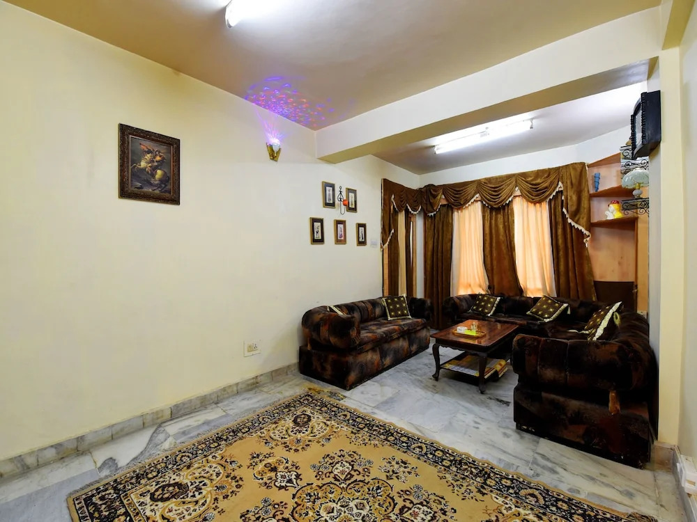 Oyo Home 14045 Peaceful 3Bhk