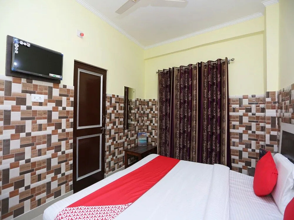 Oyo 27054 New Sundaram