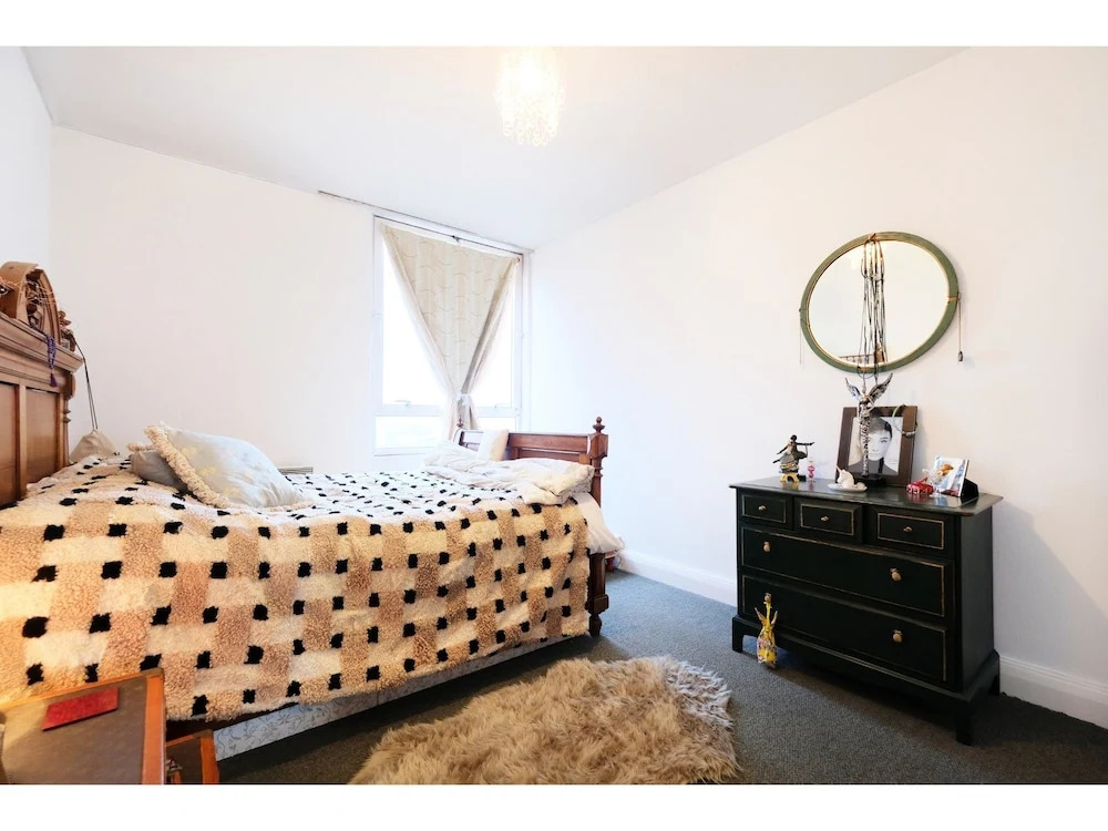 2-br Flat For 4 in Gated Complex With Pool