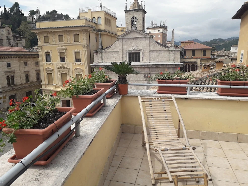 Dietro Piazza