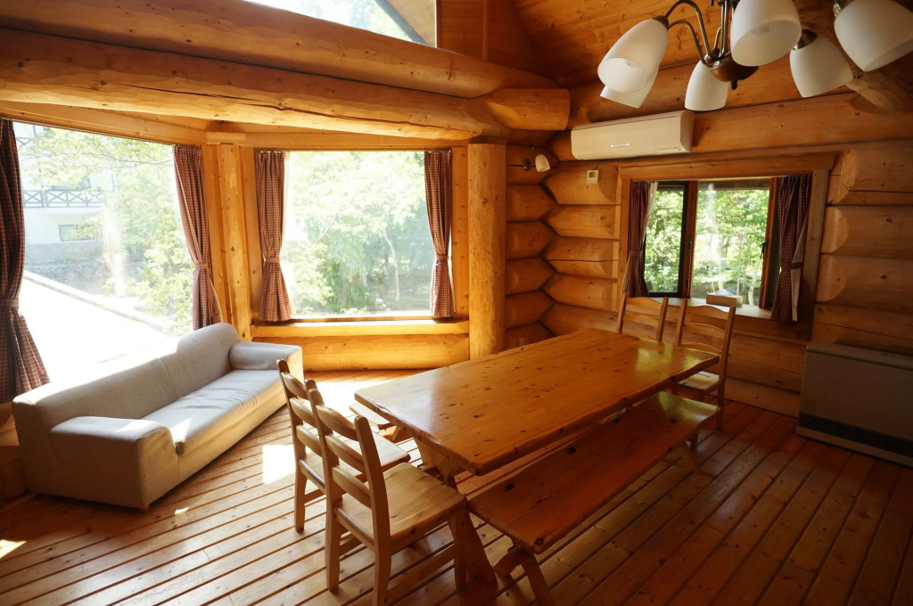 Hakuba Canadian Lodge