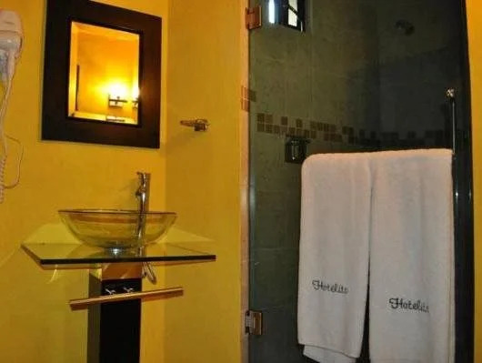 El Hotelito