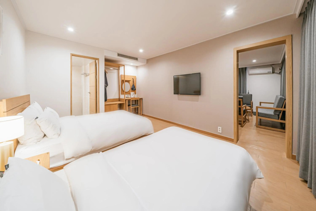 Heyy Seogwipo Hotel