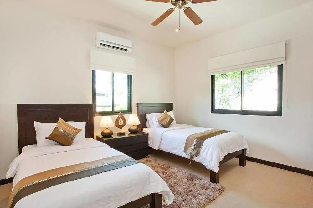 Villa Waew Opal 6 Bed Grand Property with In House Staff