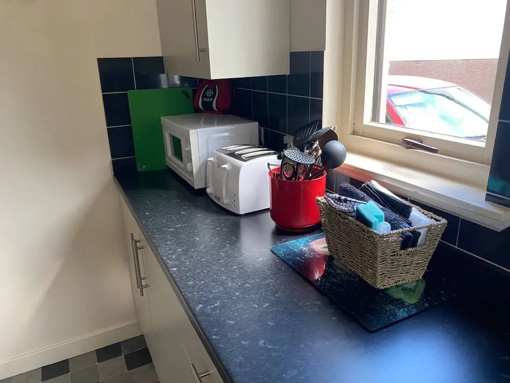 2 Bedroom Sleep 4 House - Private Garden