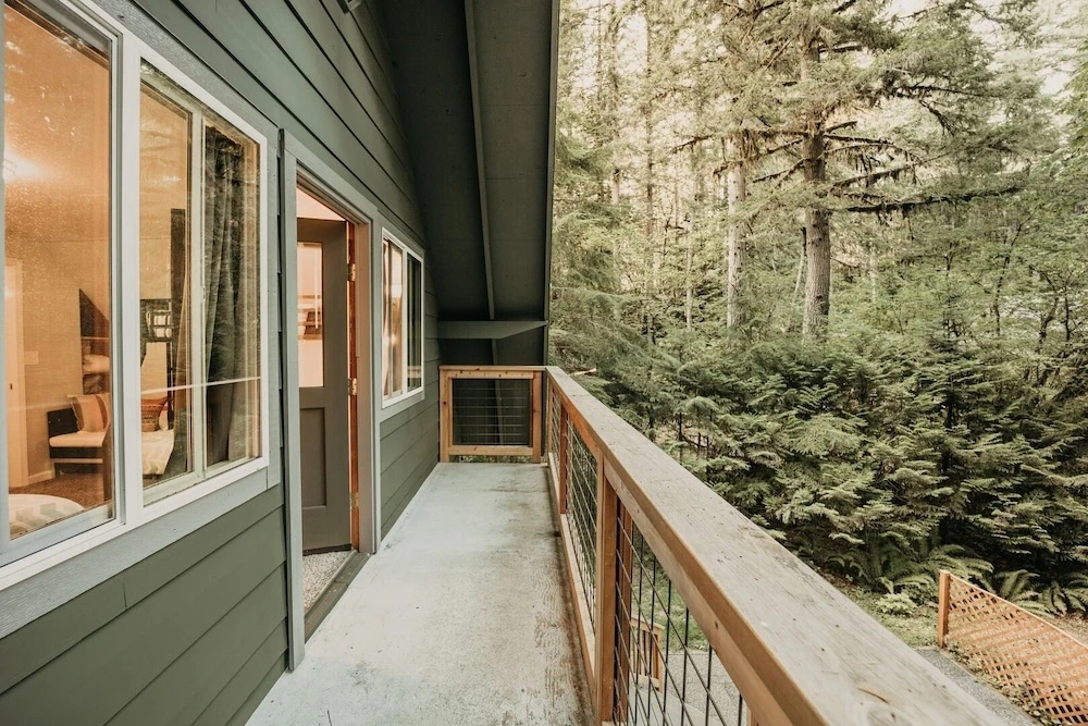 49sl - Hot Tub - Wifi - Fireplace - Sleeps 10 3 Bedroom Home by Redawning