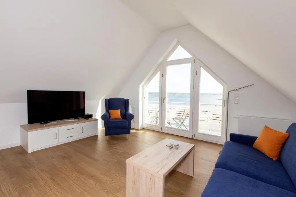 4 Zimmer Maisonette 3 Balkone optional Bootsliegeplatz Haus 6 A6